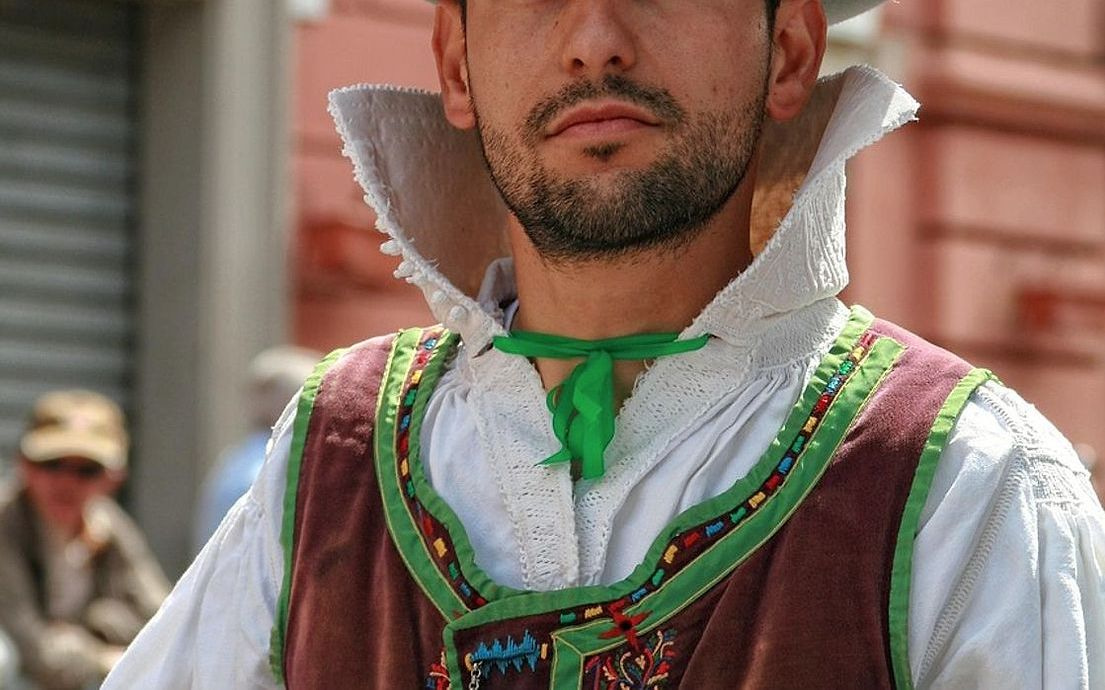 Bir fincan içinde mitoloji: ince sanat ve derin hikaye.